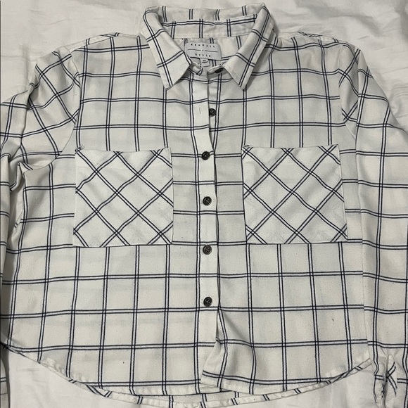Kendall & Kylie Tops - Kendall + Kylie Medium white and blue flannel‎ crop top